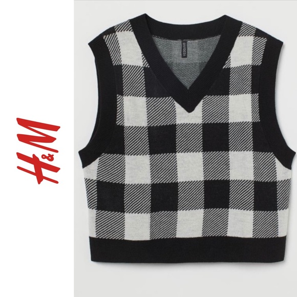 H&M Tops - H&M V-Neck Knit Sweater Vest in Black and White Checker Pattern - Size XS